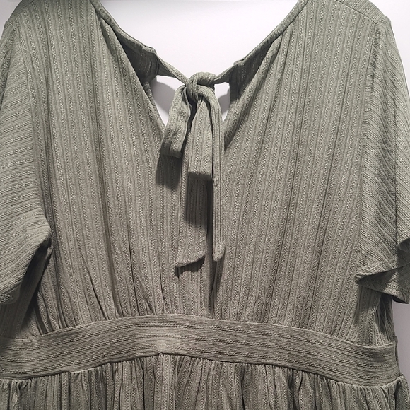 Torrid Ribbed V-neck Babydoll Top - Picture 4 of 4